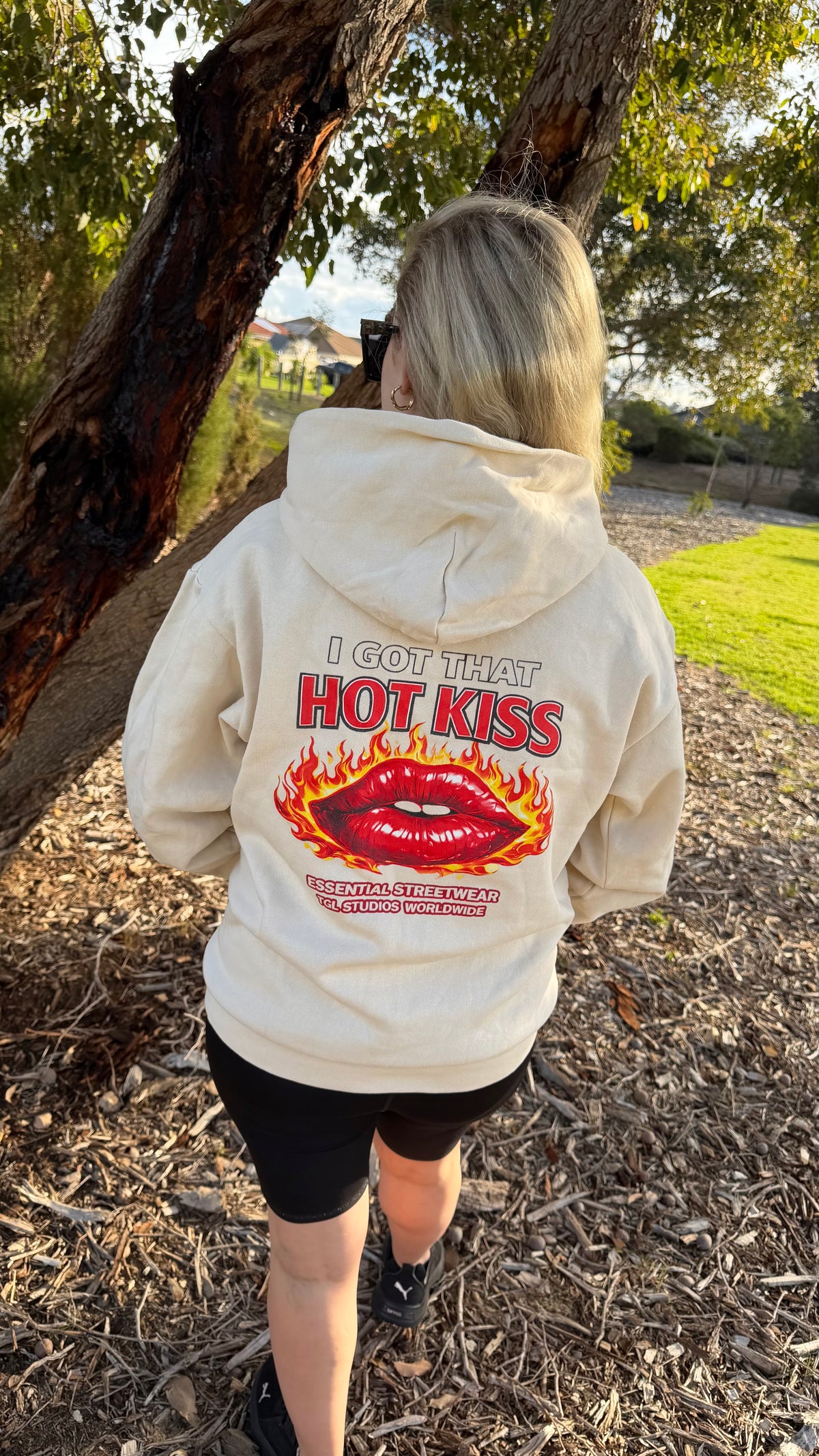 Hot Kiss Graphic Oversized Hoodie, alternate view 2
